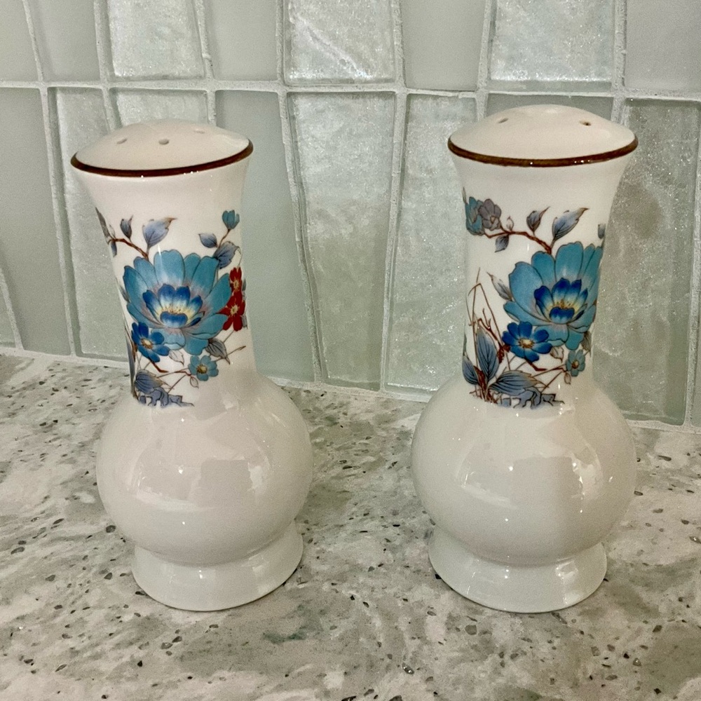 Noritake Versatone Salt and Pepper